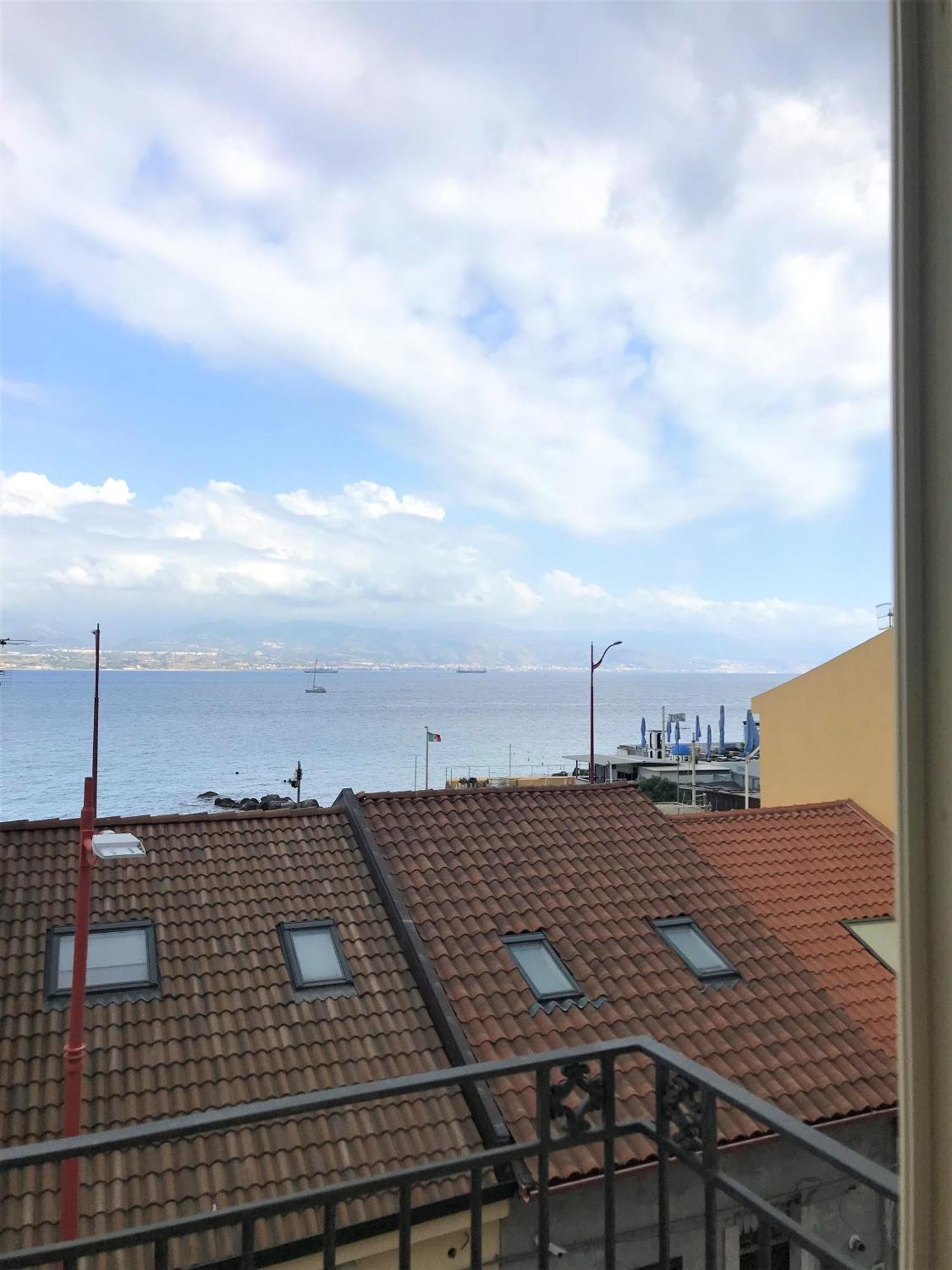 Vecchia Paradiso - A Un Passo Dal Mare Messina Oda fotoğraf